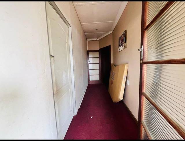 8 BEDROOM HOUSE FOR SALE IN PRETORIA WEST